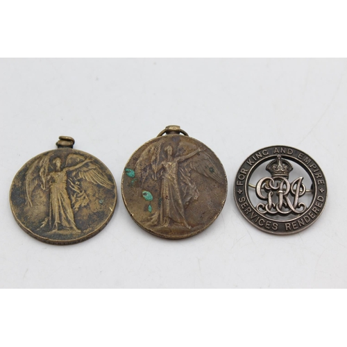 1077 - Three WWI medals, one Victory presented to 38487 PTE. T.H. Kennington - East Yorks Regiment, one Vic... 