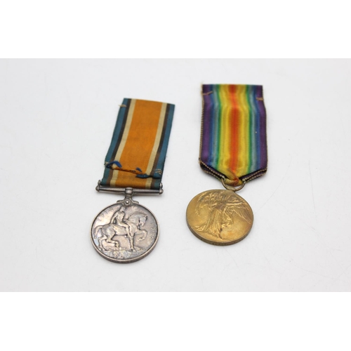 1086 - A WWI medal pair with original ribbons presented to G-37055 PTE. B. Ostorne R. Sussex Regt.