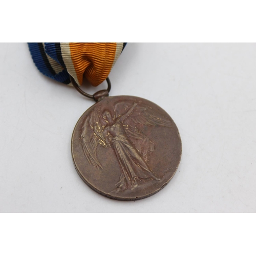 1093 - A WWI medal pair with original ribbons presented to 2350 GNR. G. Duke R.A.