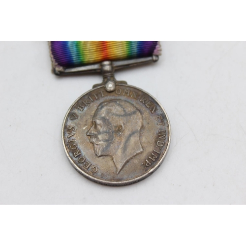 1093 - A WWI medal pair with original ribbons presented to 2350 GNR. G. Duke R.A.