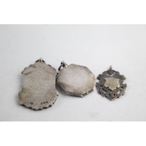 1104 - Three antique hallmarked .925 sterling silver fobs/medallions - approx. gross weight 39 grams