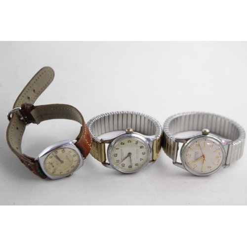 1118 - Three vintage mechanical wristwatches, one Derrick, one Bravingtons Renown and one Tonodor