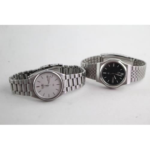 1139 - Two Seiko quartz men's wristwatches - one ref. 5Y23-8A11 and one 7123-7160