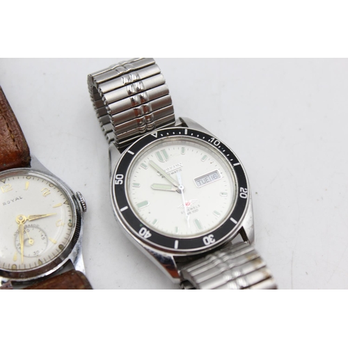 1148 - Three vintage mechanical and automatic men's wristwatches, one Bravingtons Wetrista automatic, one C... 