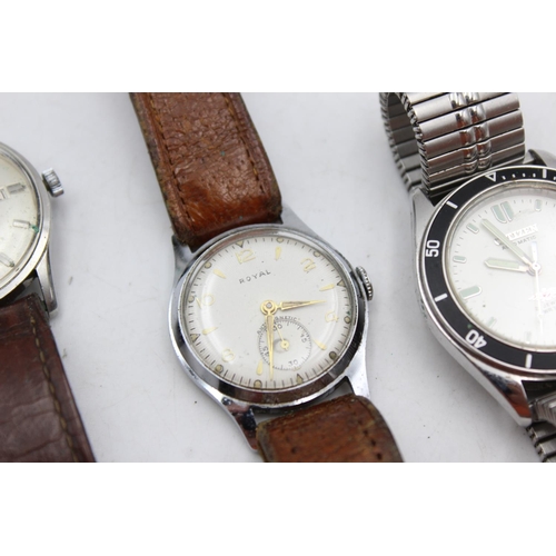 1148 - Three vintage mechanical and automatic men's wristwatches, one Bravingtons Wetrista automatic, one C... 