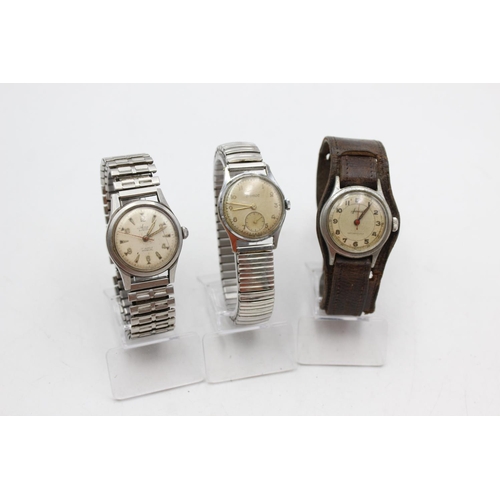 1149 - Three vintage mechanical men's wristwatches, one Avia, one Bremon and one Accurist