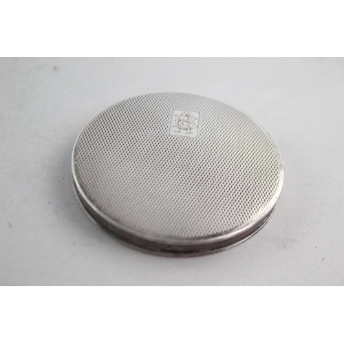 1166 - A vintage H Clifford Davis Ltd. hallmarked Birmingham sterling silver vanity compact, dated 1946 - a... 