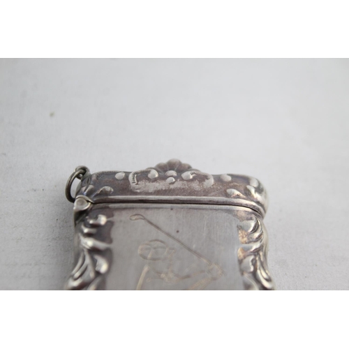 1168 - A vintage stamped .925 sterling silver vesta case with golfer detail  - approx. gross weight 32 gram... 