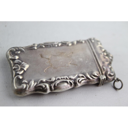 1168 - A vintage stamped .925 sterling silver vesta case with golfer detail  - approx. gross weight 32 gram... 