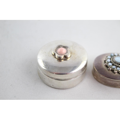 1175 - Three antique hallmarked .925 sterling silver pill/trinket boxes - approx. gross weight 41 grams