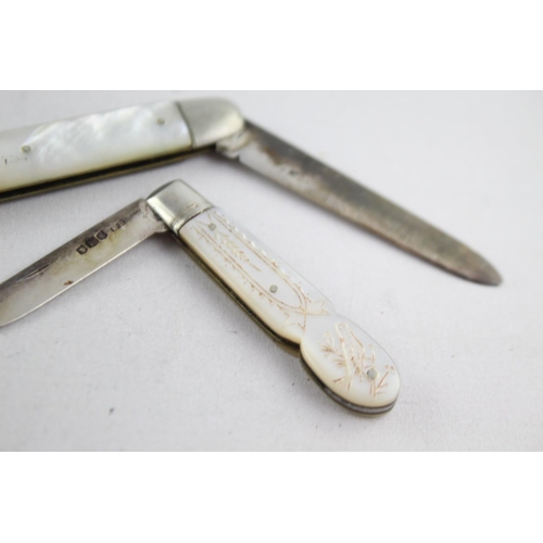 1184 - Two antique hallmarked .925 sterling silver fruit knives with mother of pearl handles - approx. gros... 