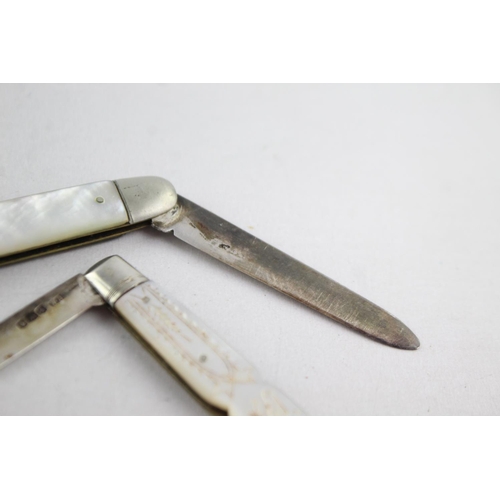 1184 - Two antique hallmarked .925 sterling silver fruit knives with mother of pearl handles - approx. gros... 