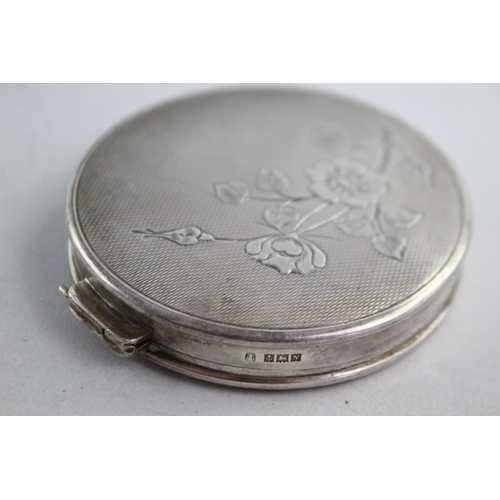 1185 - A vintage Adie Bros Ltd. hallmarked Birmingham sterling silver vanity compact, dated 1962 - approx. ... 