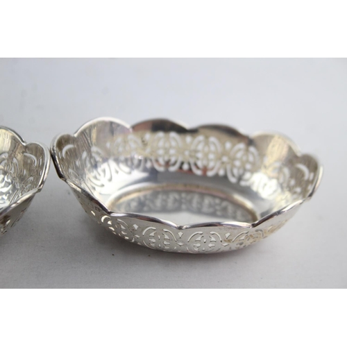 1186 - Two antique Birmingham sterling silver trinket /bon bon dishes, dated 1918 - approx. gross weight 61... 