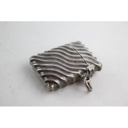 1188 - An antique hallmarked Birmingham sterling silver vesta case, dated 1890 - approx. gross weight 17 gr... 