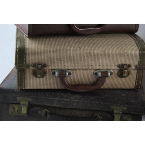 212 - Five antique suitcases and briefcases