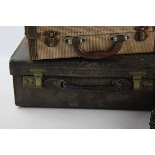 212 - Five antique suitcases and briefcases