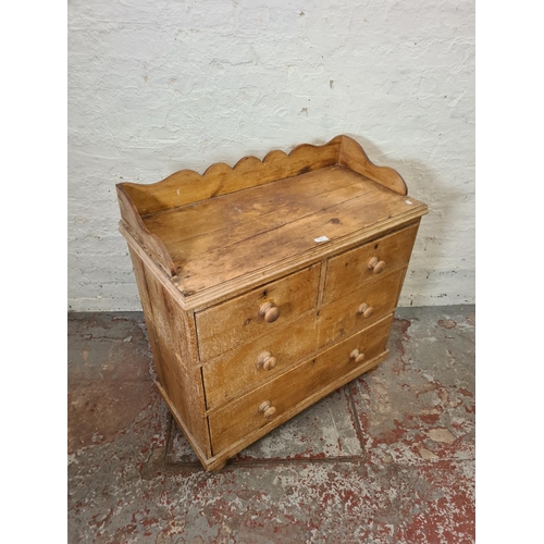 274 - A Victorian pine chest of two short over two long drawers - approx. 94cm high x 88cm wide x 43cm dee... 