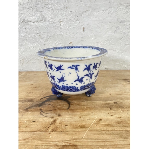 48 - A mid/late 19th century Minton ceramic tri-footed planter - approx. 21.5cm high x 32cm diameter