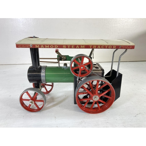 88 - A boxed 1970s Mamod TE1A model steam tractor with accessories