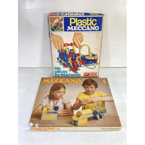 90 - Two boxed vintage Meccano construction sets comprising Set 200 Big Pieces for Little Hands and No.4 ... 