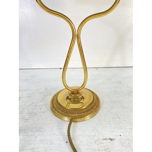 191 - A 1920s style brass effect bankers desk lamp - approx. 38cm high