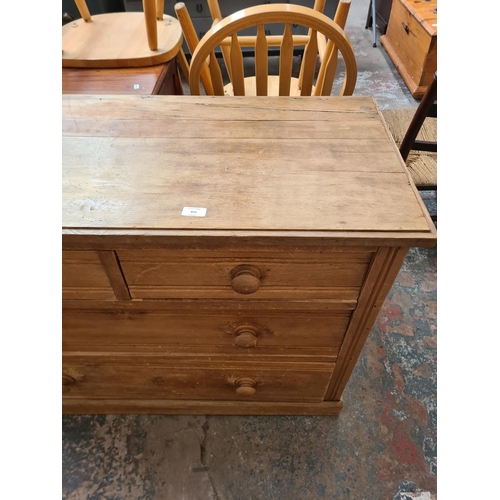 431 - A Victorian pine chest of two short over two long drawers - approx. 79cm high x 107cm wide x 47cm de... 