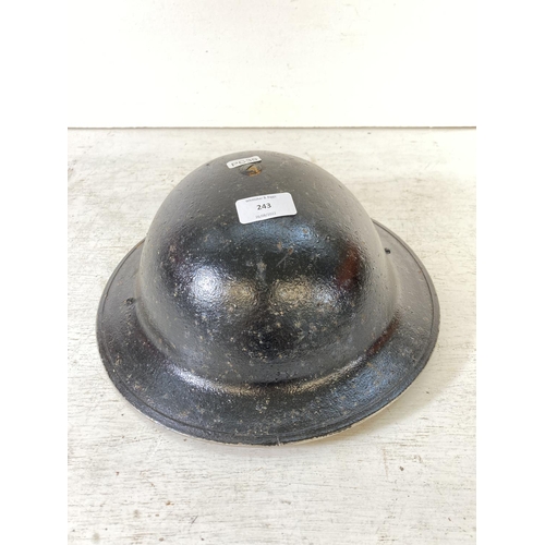 243 - A WWII British steel Brodie helmet dated 1940 - approx. 30cm diameter