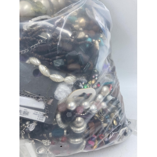 140 - Approx. 10kg of costume jewellery to include bangles, necklaces, rings, earrings etc.