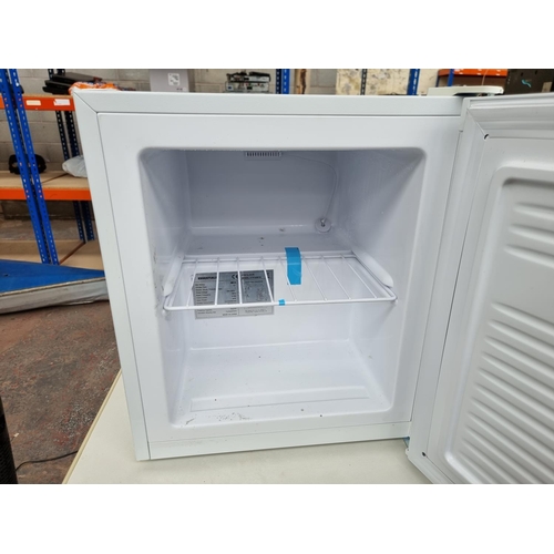 630 - An Essentials CTF34W18 counter top freezer - approx. 43cm wide x 50cm high x 47cm deep