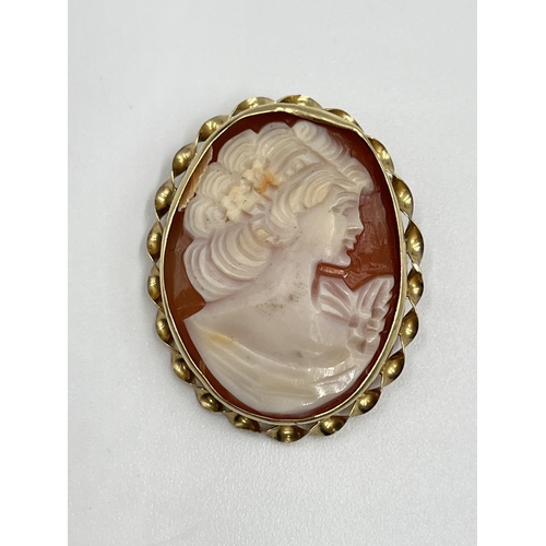 1053 - A hallmarked London 9ct gold cameo pin brooch - approx. gross weight 5.60 grams