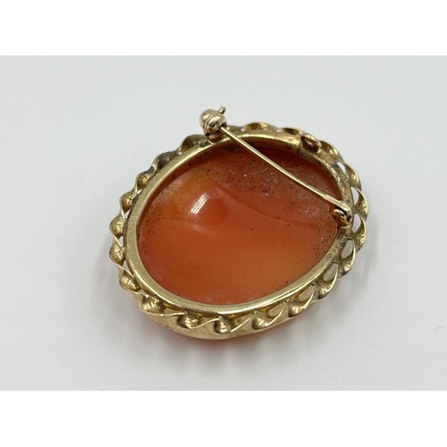 1053 - A hallmarked London 9ct gold cameo pin brooch - approx. gross weight 5.60 grams