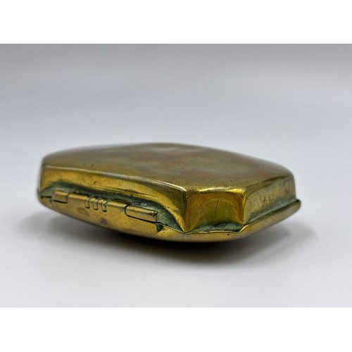 1259 - An early 19th century brass snuff box - approx. 8cm long x 6cm wide
