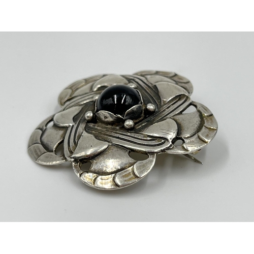 1057 - An early 20th century Georg Jensen Copenhagen 830 silver and sard pin brooch - approx. gross weight ... 