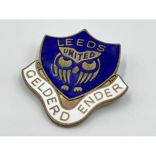 1108 - Five vintage badges, four Ramsgate Concours D'elegance dashboard and one Leeds United Gelderd Ender