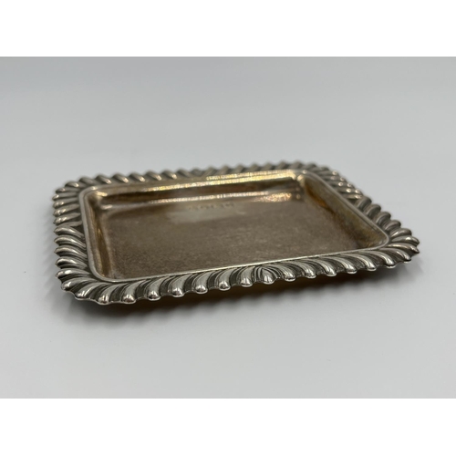 1170 - Two silver trinket dishes, one R. Carr hallmarked Sheffield, dated 1993 - approx. gross weight 29.33... 