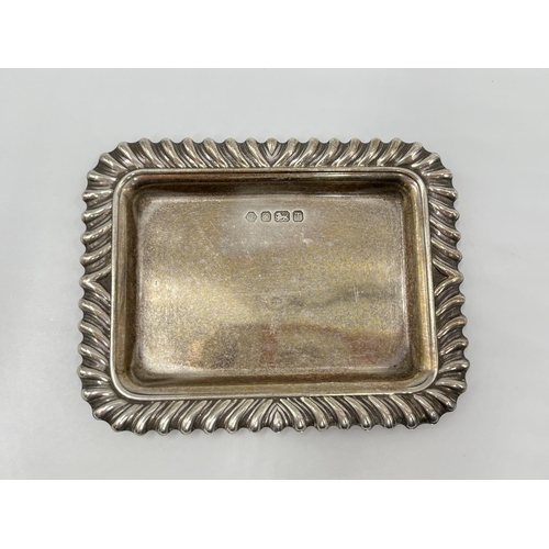 1170 - Two silver trinket dishes, one R. Carr hallmarked Sheffield, dated 1993 - approx. gross weight 29.33... 