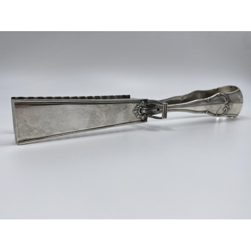 1207 - A pair of 19th century French grade one silver asparagus tongs - approx. gross weight 202 grams and ... 