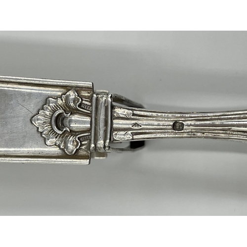 1207 - A pair of 19th century French grade one silver asparagus tongs - approx. gross weight 202 grams and ... 