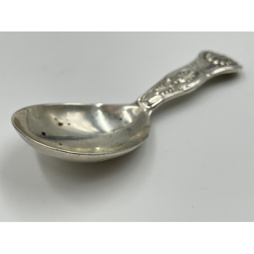 1216 - A Charles Boyton Victorian hallmarked London silver Kings pattern caddy spoon, dated 1853 - approx. ... 