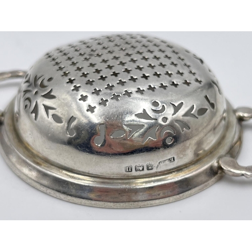 1222 - An E.S. Barnsley George V hallmarked Birmingham silver tea strainer, dated 1919 - approx. gross weig... 