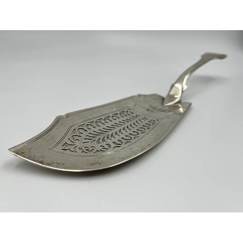 1225 - A William Knight George IV hallmarked London silver fish slice, dated 1826 - approx. gross weight 15... 