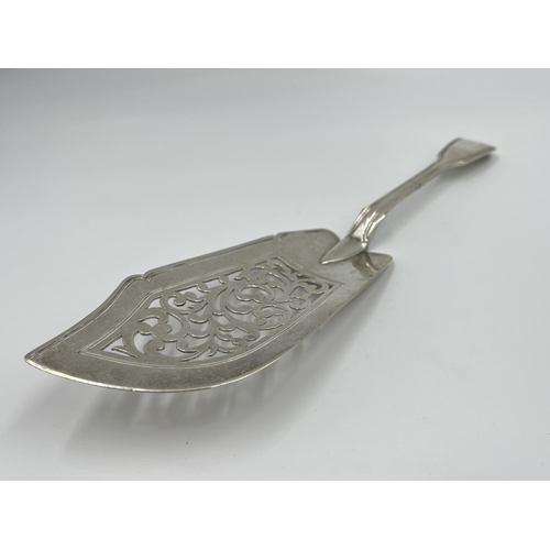 1226 - A Chawner & Co. (George William Adams) Victorian hallmarked London silver fish slice, dated 1842 - a... 