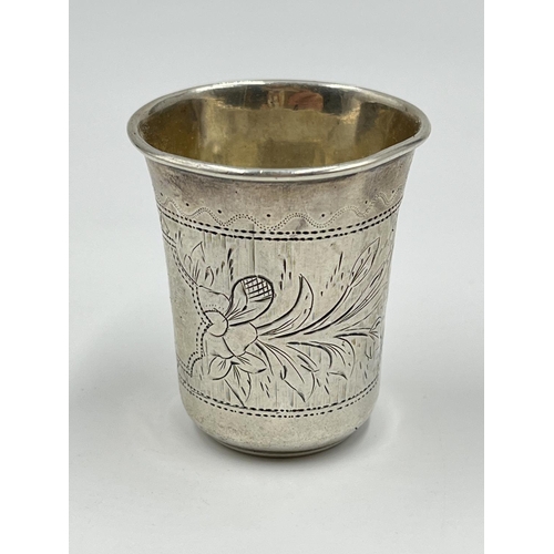 1233 - A 19th century Russian 84 zolotniki silver vodka cup - approx. gross weight 28 grams and approx. 5cm... 