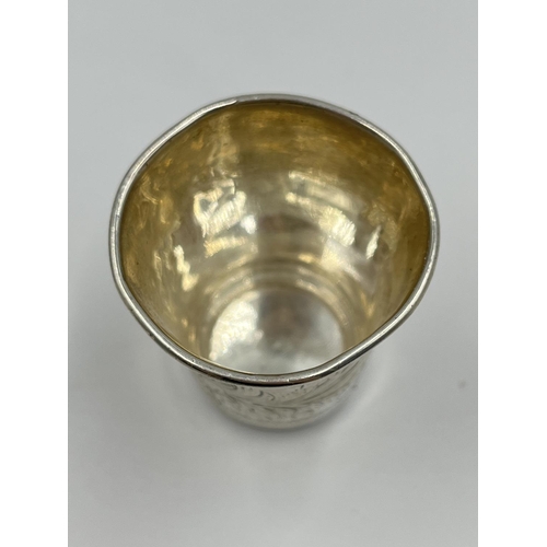 1233 - A 19th century Russian 84 zolotniki silver vodka cup - approx. gross weight 28 grams and approx. 5cm... 