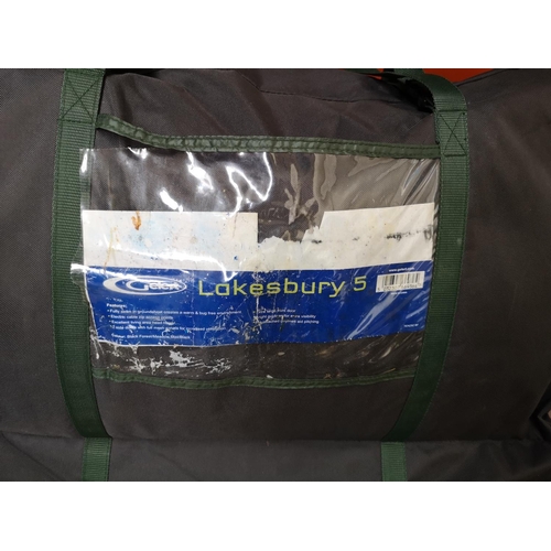 692 - A bagged Gelert Lakesbury five person tent