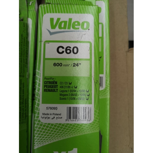 693 - A large collection of boxed Valeo windscreen wipers