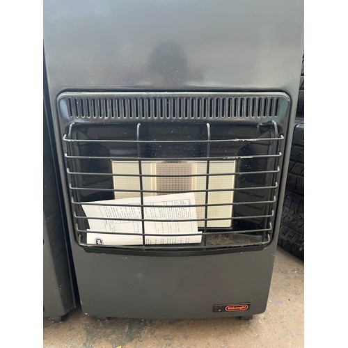 651B - Two De'Longhi portable gas heaters