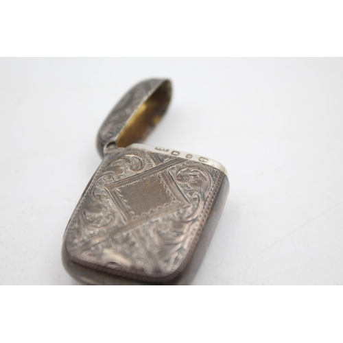 1189 - A Victorian hallmarked Birmingham silver vesta case, dated 1876 - approx. gross weight 12 grams and ... 