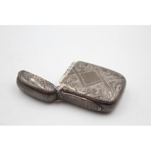 1189 - A Victorian hallmarked Birmingham silver vesta case, dated 1876 - approx. gross weight 12 grams and ... 